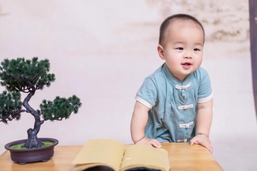 东至宝宝爱吐奶是什么原因