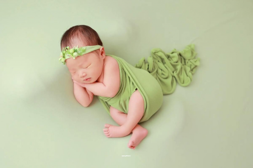 东至宝宝趴着睡是积食吗